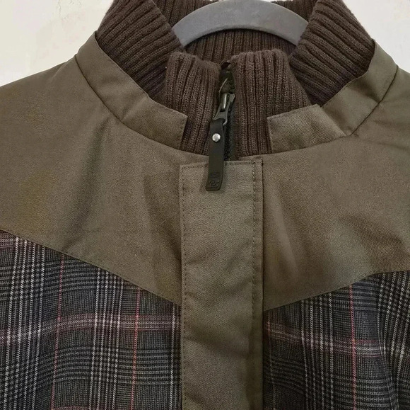 Billabong size Medium green and orange winter ski snow jacket with pockets. - Picture 3 of 9